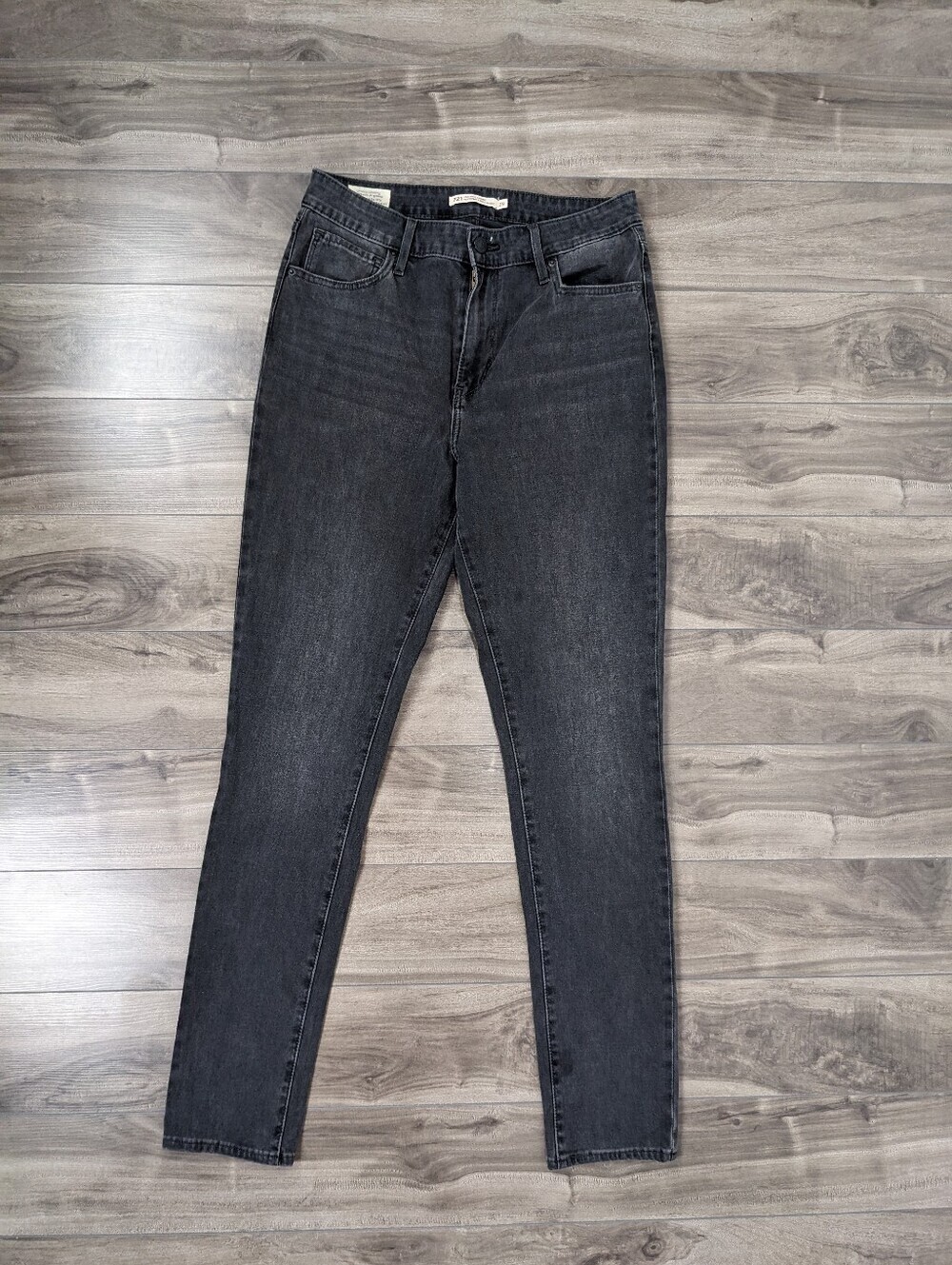 Levi's Women's 721 High Rise Skinny Size 29 Washed Black